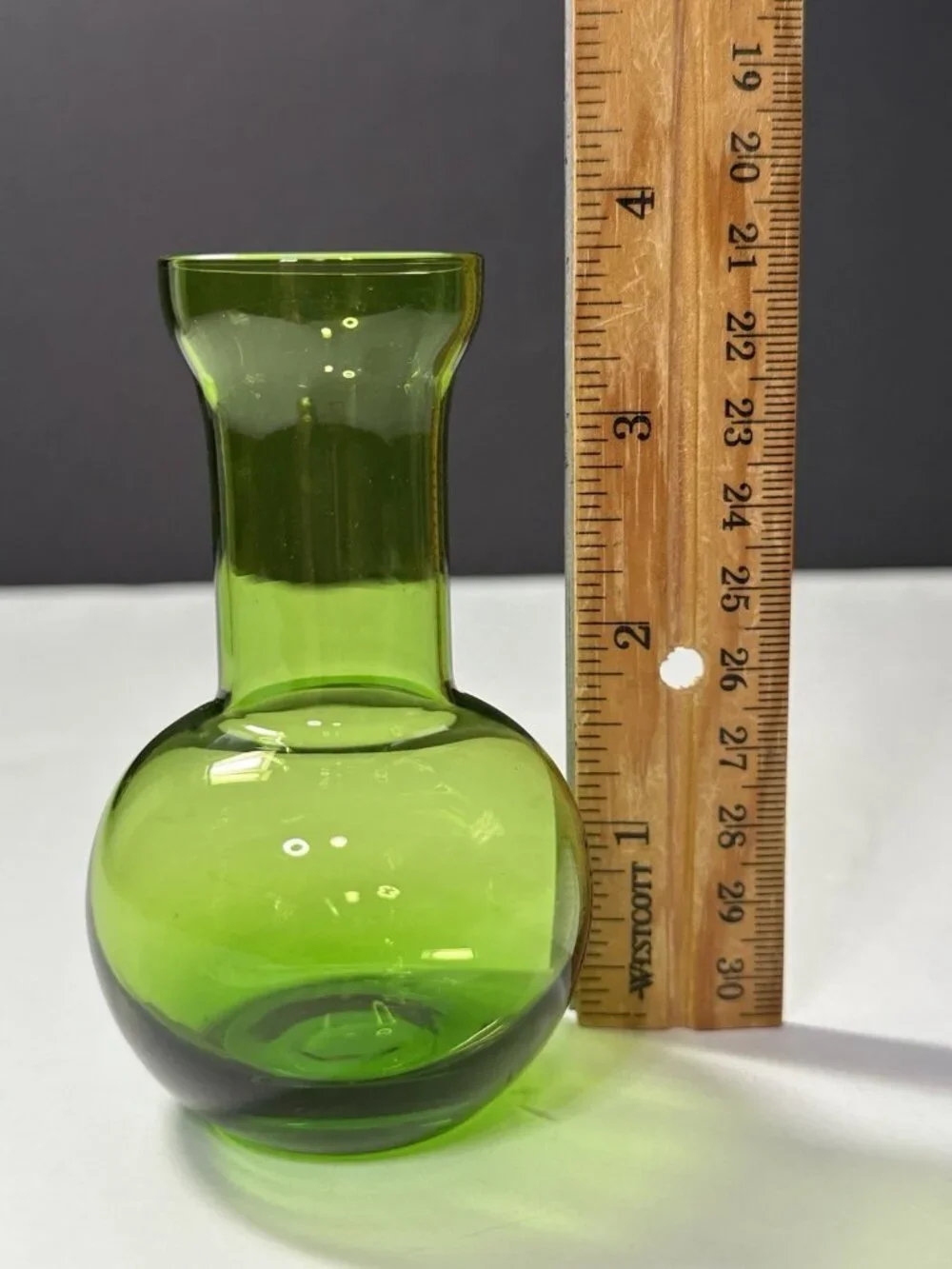 Emerald Green Miniature Blown Glass Bud Vase Onion Bulb Base Pontil Mark 3.75
